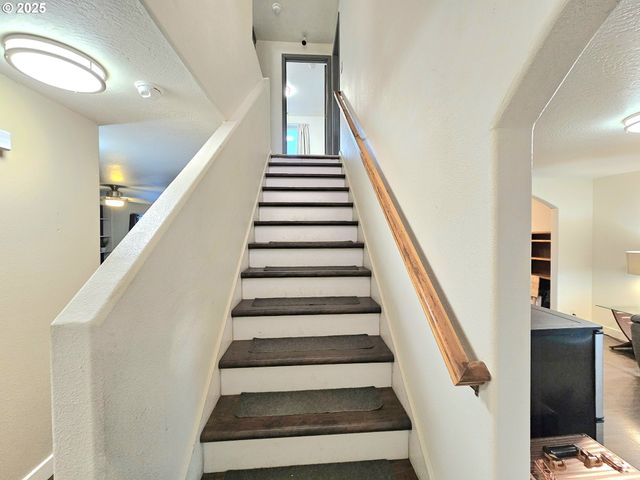 2516 MANGAN St, Eugene, OR 97402