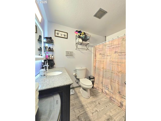 2516 MANGAN St, Eugene, OR 97402