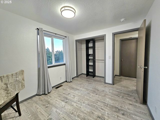 2516 MANGAN St, Eugene, OR 97402