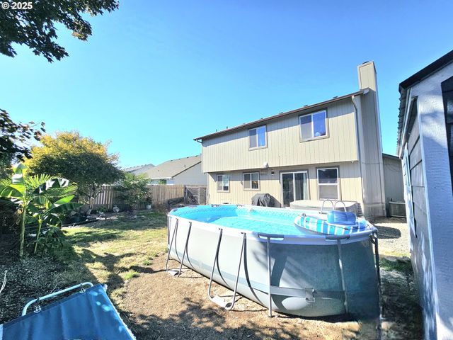 2516 MANGAN St, Eugene, OR 97402