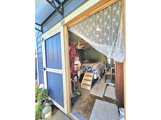 2516 MANGAN St, Eugene, OR 97402
