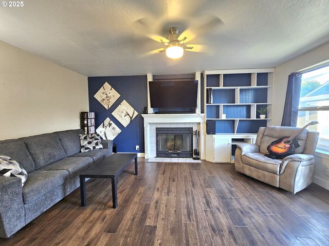 2516 MANGAN St, Eugene, OR 97402