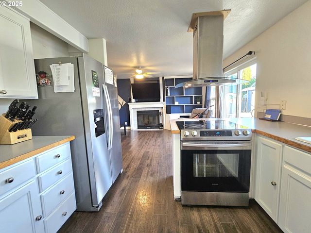 2516 MANGAN St, Eugene, OR 97402