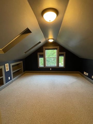 831 Hayes Avenue, Oak Park, IL 60302