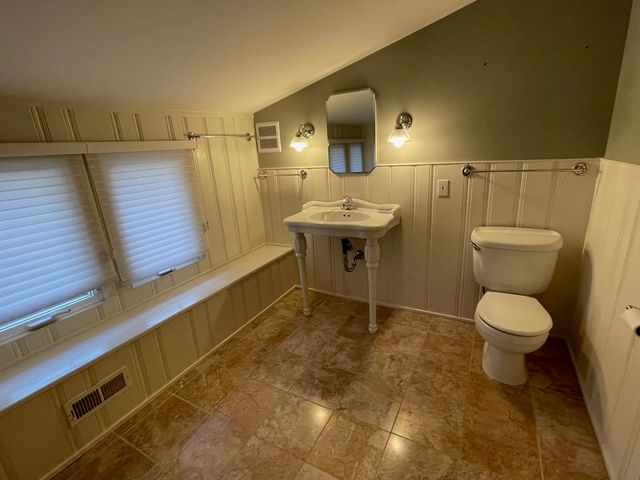 831 Hayes Avenue, Oak Park, IL 60302