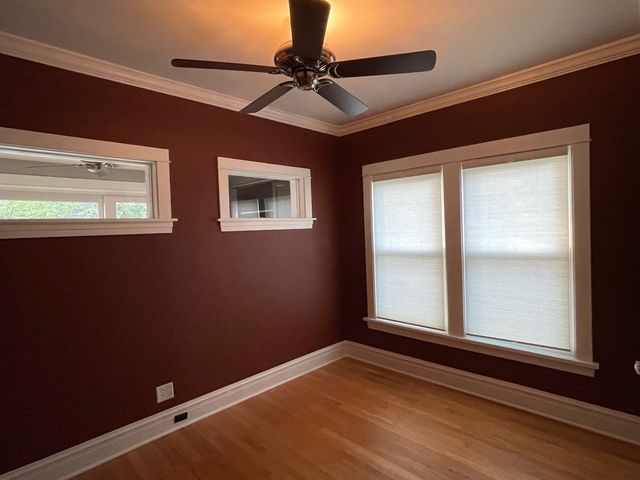 831 Hayes Avenue, Oak Park, IL 60302