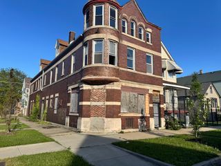 8401 S Brandon Avenue, Chicago, IL 60617