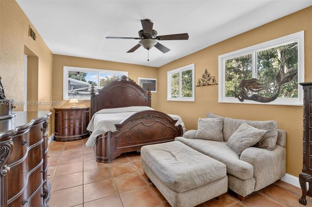 130 NW 78th Avenue, Pembroke Pines, FL 33024