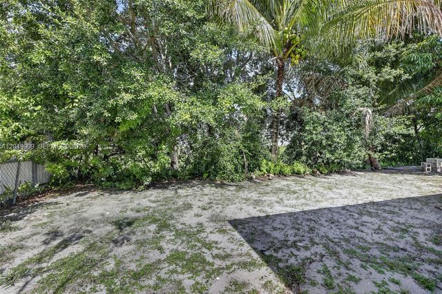 130 NW 78th Avenue, Pembroke Pines, FL 33024