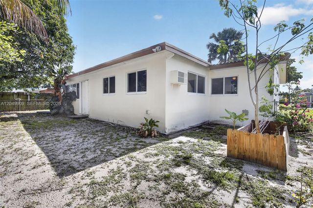 130 NW 78th Avenue, Pembroke Pines, FL 33024
