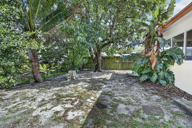 130 NW 78th Avenue, Pembroke Pines, FL 33024