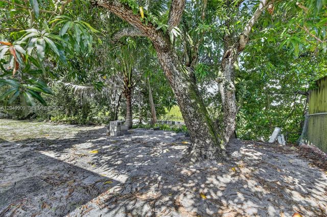 130 NW 78th Avenue, Pembroke Pines, FL 33024