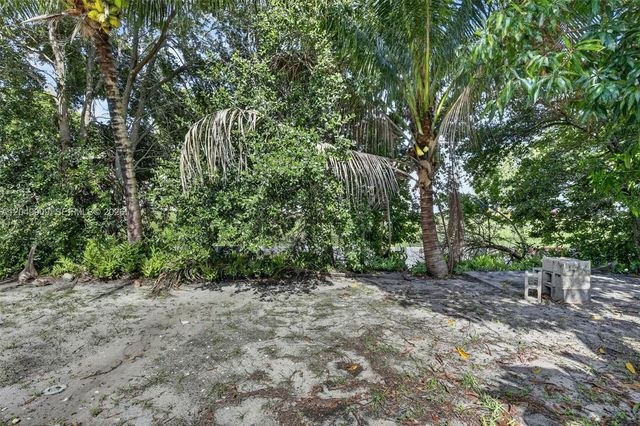 130 NW 78th Avenue, Pembroke Pines, FL 33024