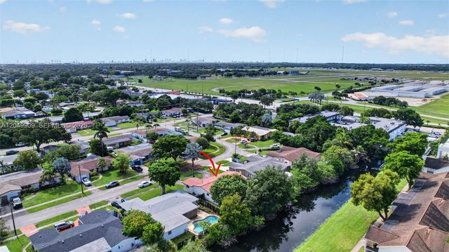 130 NW 78th Avenue, Pembroke Pines, FL 33024