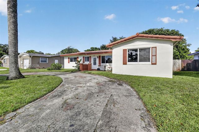 130 NW 78th Avenue, Pembroke Pines, FL 33024