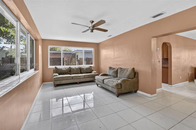 130 NW 78th Avenue, Pembroke Pines, FL 33024