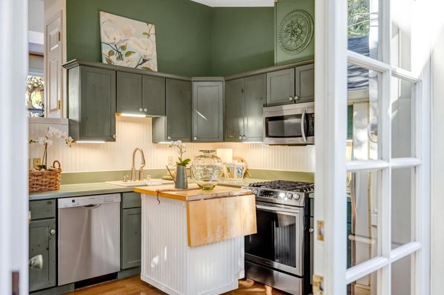 179 Pacific Avenue, Pacific Grove, CA 93950