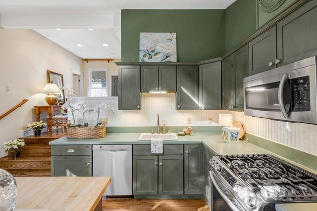 179 Pacific Avenue, Pacific Grove, CA 93950