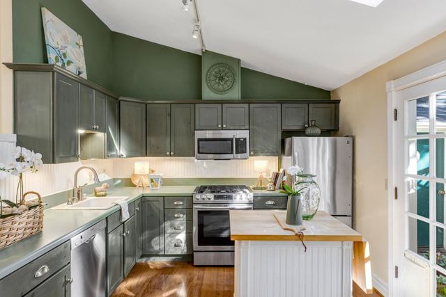 179 Pacific Avenue, Pacific Grove, CA 93950