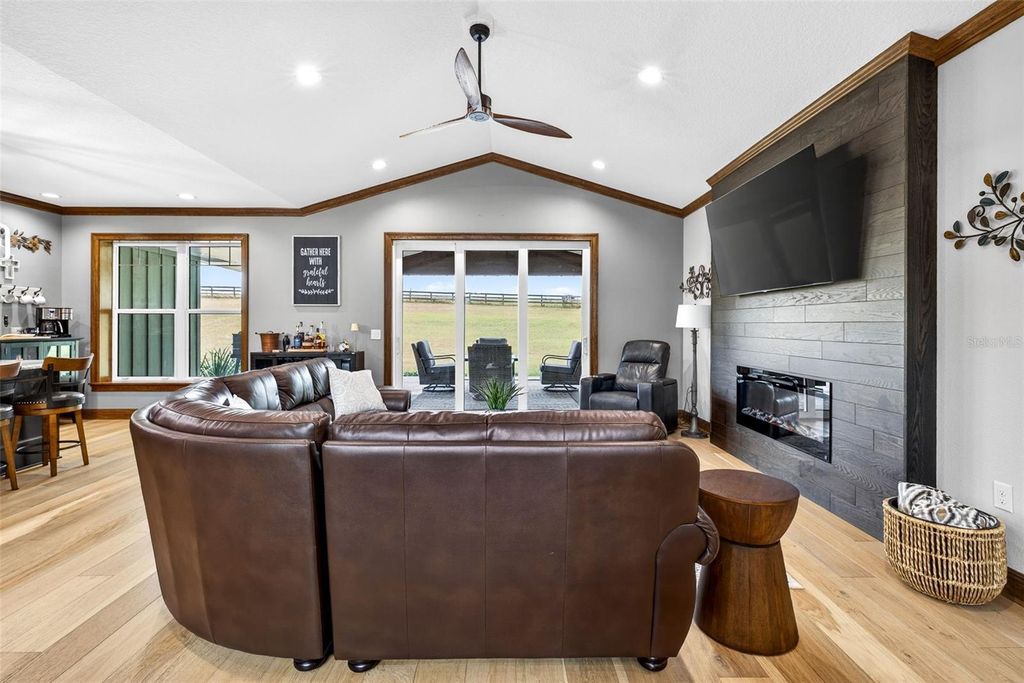 Image 14 of property listing at 32103 RUSTY CREEK TRAIL, Dade City, FL 33525