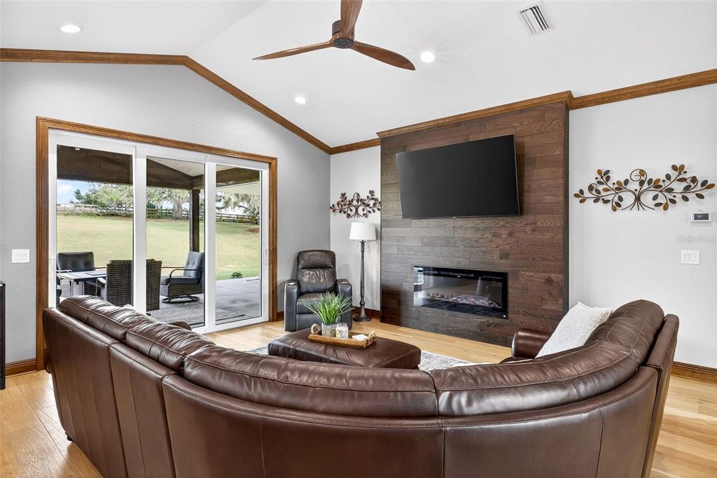 Image 19 of property listing at 32103 RUSTY CREEK TRAIL, Dade City, FL 33525