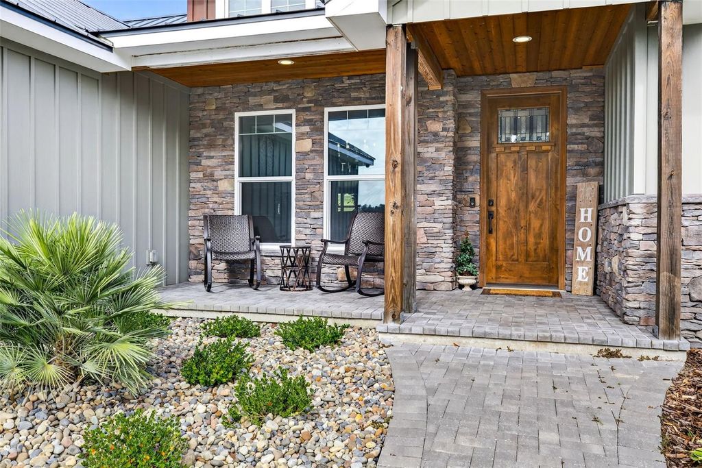 Image 4 of property listing at 32103 RUSTY CREEK TRAIL, Dade City, FL 33525