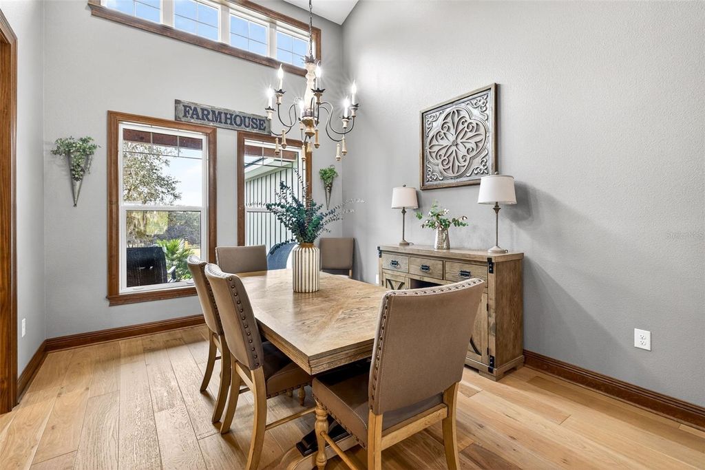 Image 10 of property listing at 32103 RUSTY CREEK TRAIL, Dade City, FL 33525