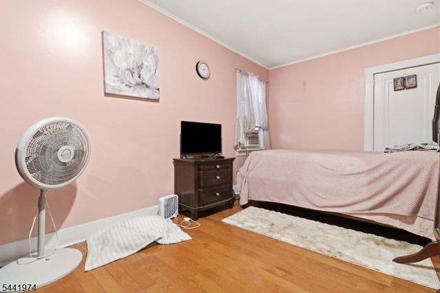 53 18Th Ave, Paterson City, NJ 07513