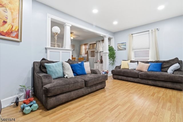 53 18Th Ave, Paterson City, NJ 07513