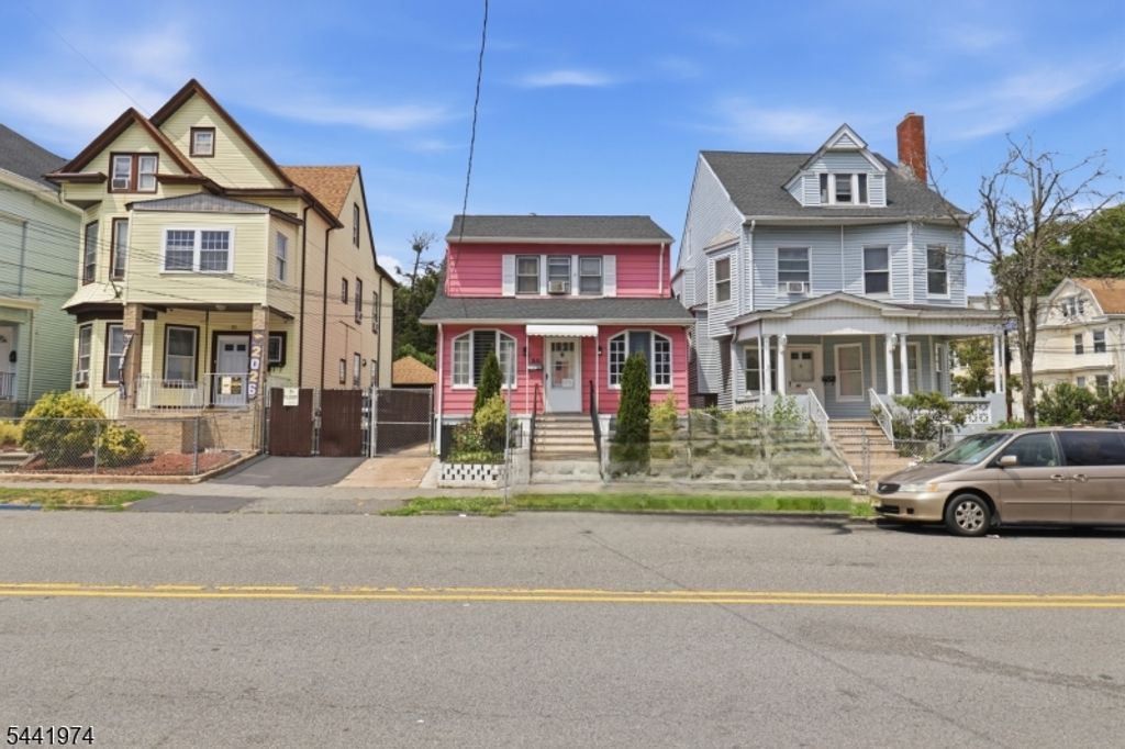 53 18Th Ave, Paterson City, NJ 07513