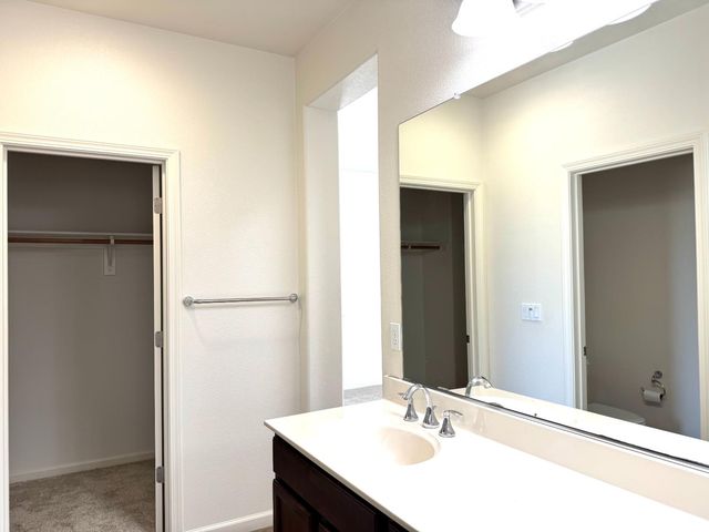 4816 Ammolite Way, Elk Grove, CA 95757