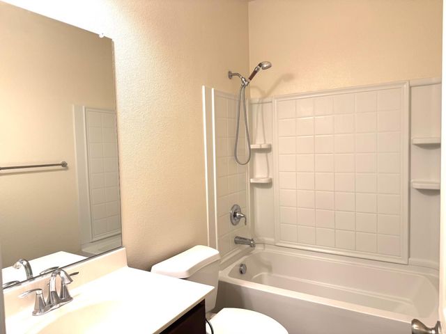 4816 Ammolite Way, Elk Grove, CA 95757