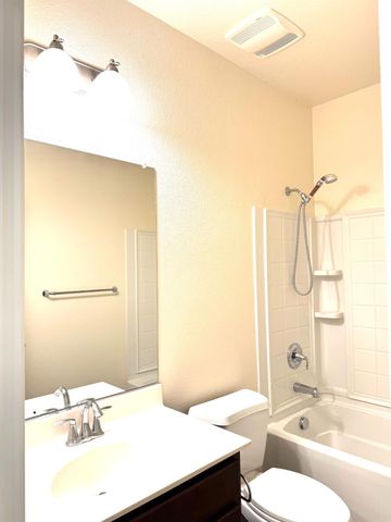 4816 Ammolite Way, Elk Grove, CA 95757