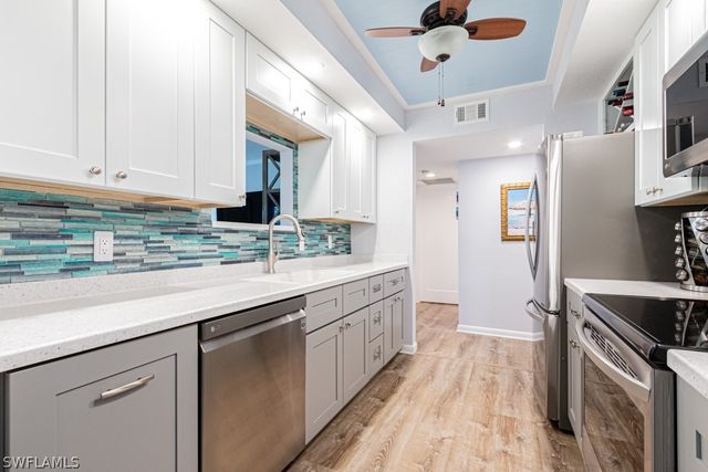 2132 Tama CIR 102, Naples, FL 34112