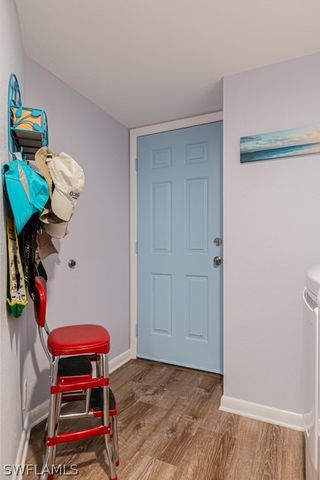 2132 Tama CIR 102, Naples, FL 34112