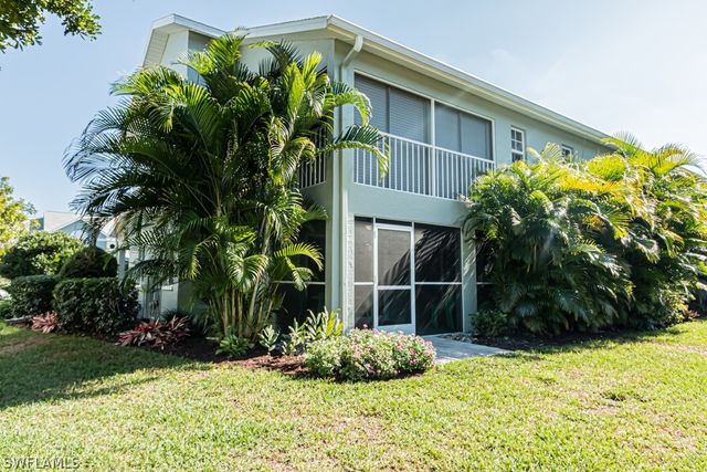 2132 Tama CIR 102, Naples, FL 34112