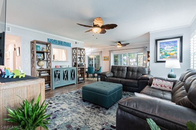 2132 Tama CIR 102, Naples, FL 34112