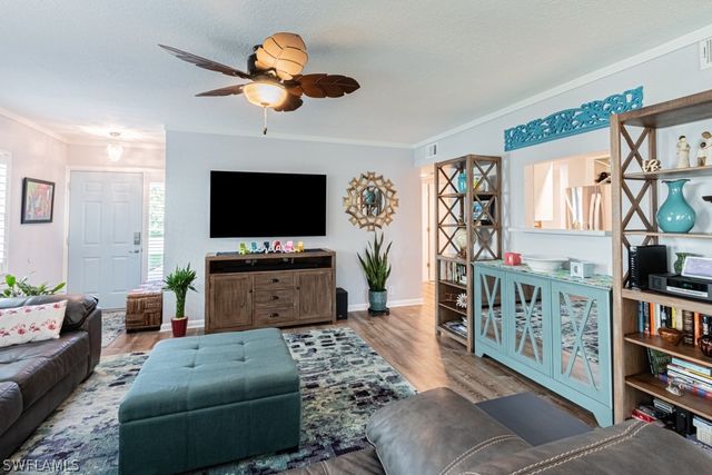 2132 Tama CIR 102, Naples, FL 34112