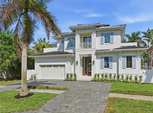 732 12th ST N, Naples, FL 34102