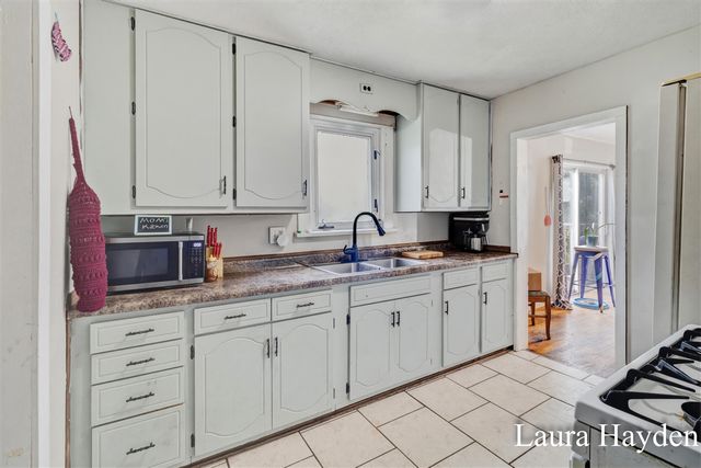 1367 E Riverside Drive, Ionia, MI 48846