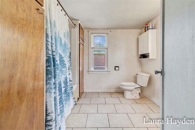 1367 E Riverside Drive, Ionia, MI 48846