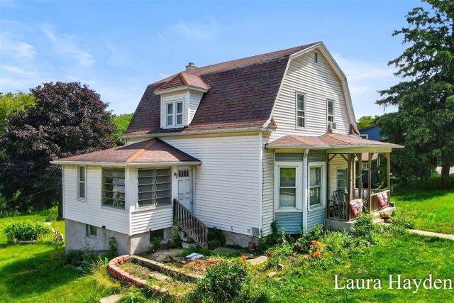 1367 E Riverside Drive, Ionia, MI 48846