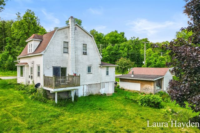 1367 E Riverside Drive, Ionia, MI 48846