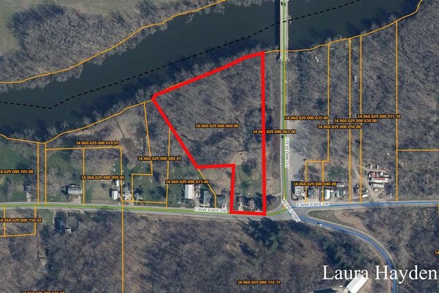 1367 E Riverside Drive, Ionia, MI 48846