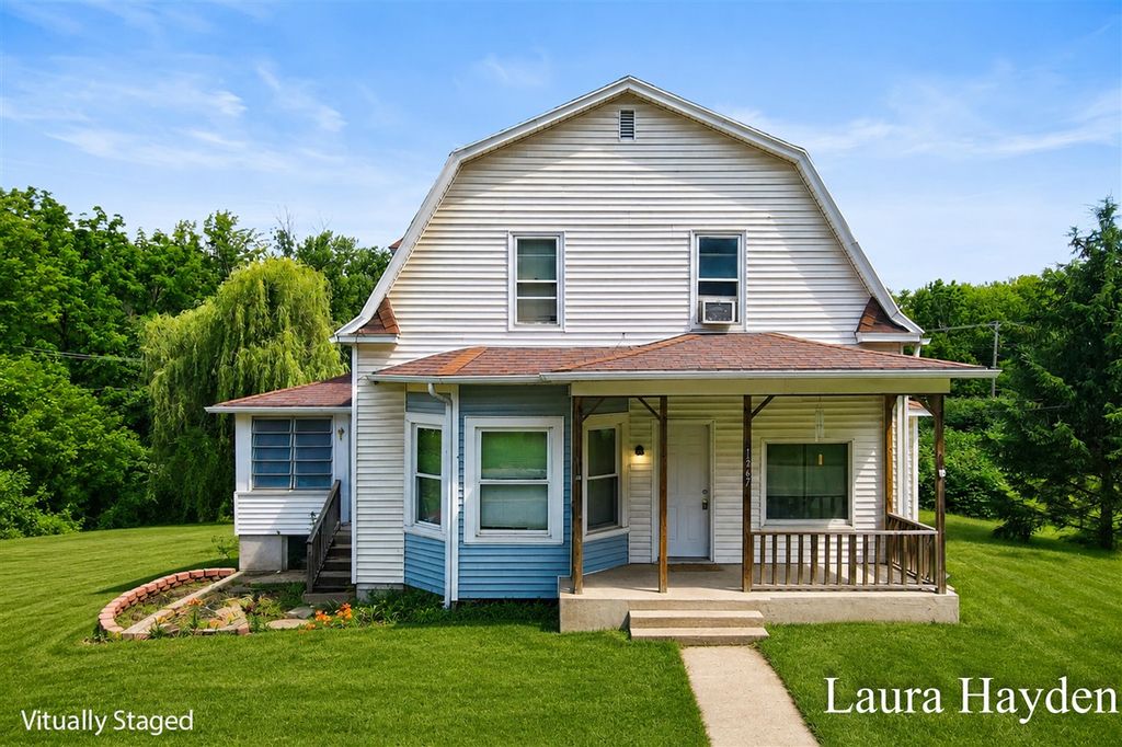 1367 E Riverside Drive, Ionia, MI 48846