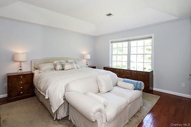 4 Spring Court, Huntington, NY 11743