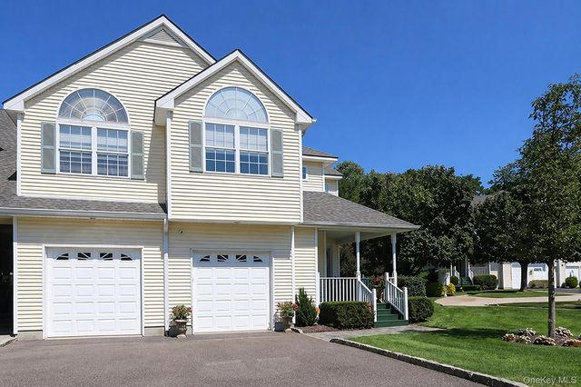 4 Spring Court, Huntington, NY 11743