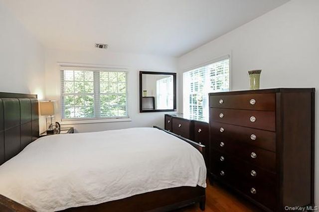 4 Spring Court, Huntington, NY 11743
