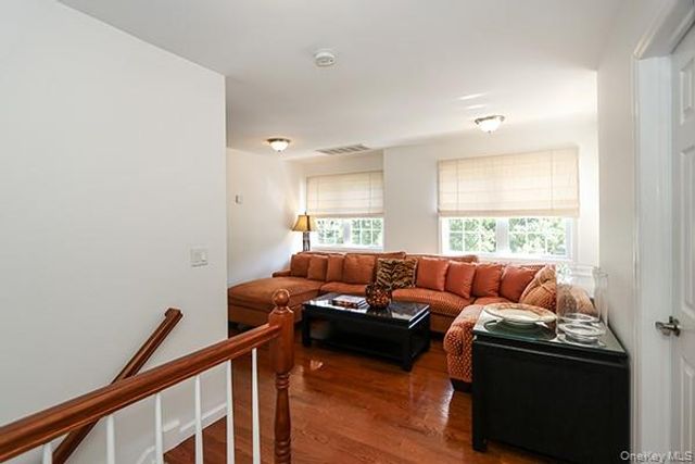 4 Spring Court, Huntington, NY 11743