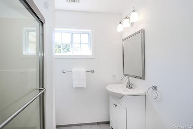 4 Spring Court, Huntington, NY 11743